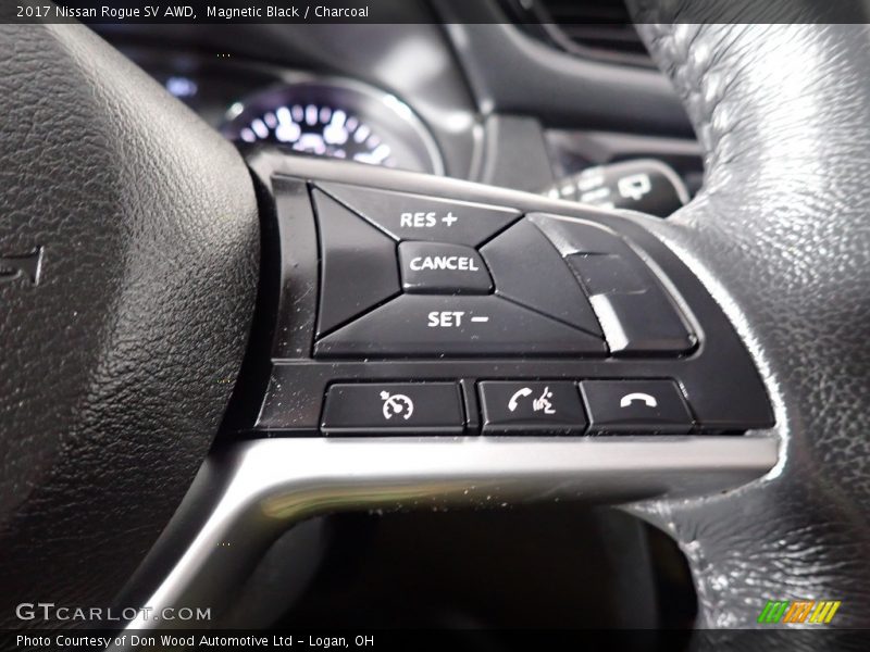 Magnetic Black / Charcoal 2017 Nissan Rogue SV AWD