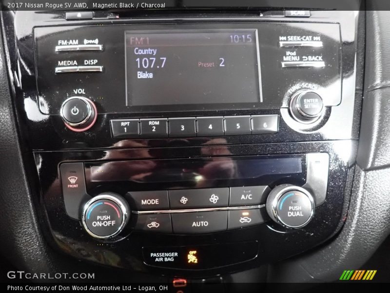 Magnetic Black / Charcoal 2017 Nissan Rogue SV AWD