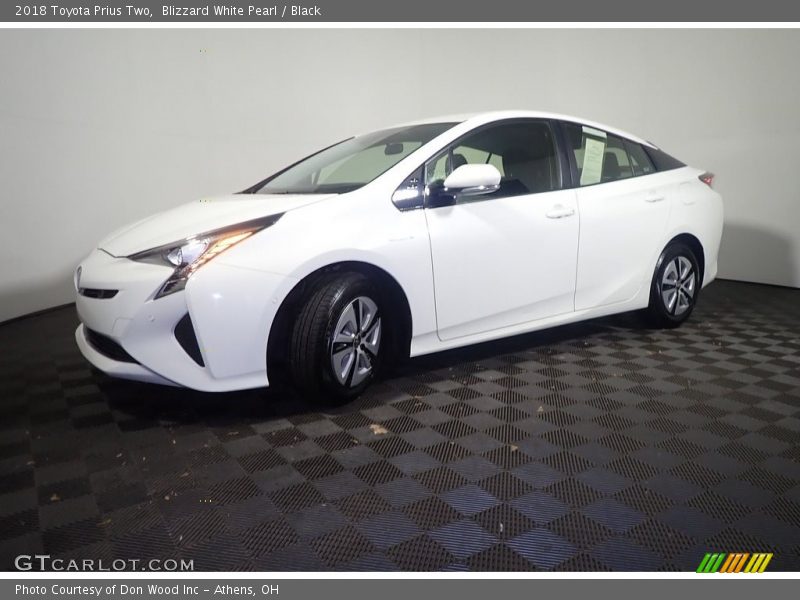 Blizzard White Pearl / Black 2018 Toyota Prius Two