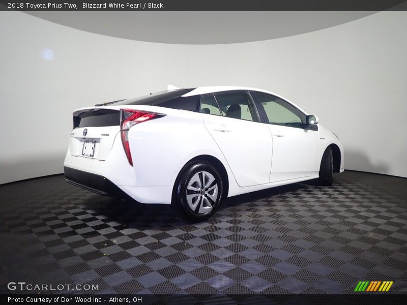 Blizzard White Pearl / Black 2018 Toyota Prius Two