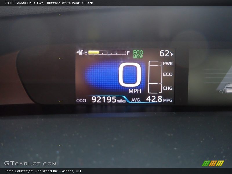 Blizzard White Pearl / Black 2018 Toyota Prius Two