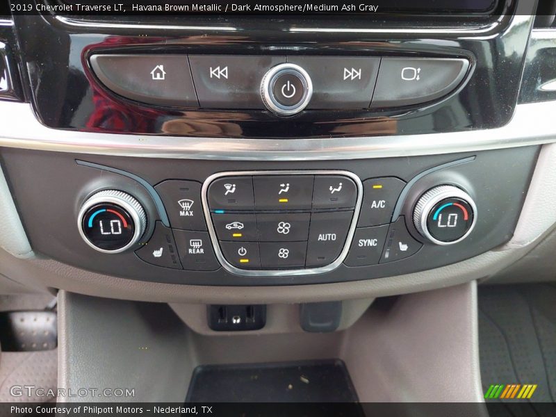 Havana Brown Metallic / Dark Atmosphere/Medium Ash Gray 2019 Chevrolet Traverse LT