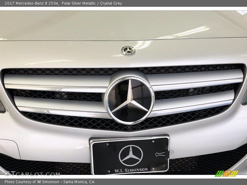 Polar Silver Metallic / Crystal Grey 2017 Mercedes-Benz B 250e