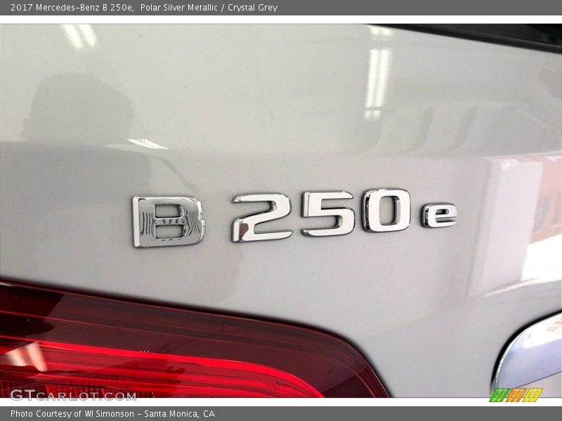 Polar Silver Metallic / Crystal Grey 2017 Mercedes-Benz B 250e