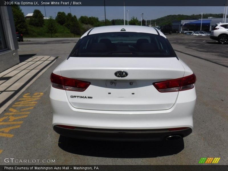 Snow White Pearl / Black 2016 Kia Optima LX