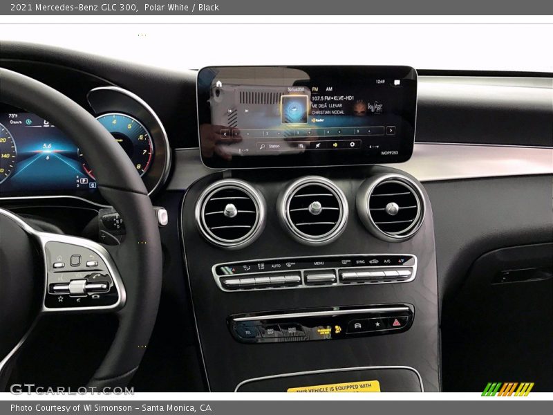Polar White / Black 2021 Mercedes-Benz GLC 300