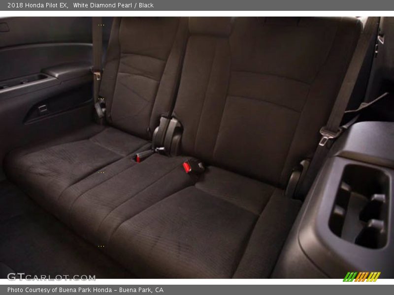 White Diamond Pearl / Black 2018 Honda Pilot EX