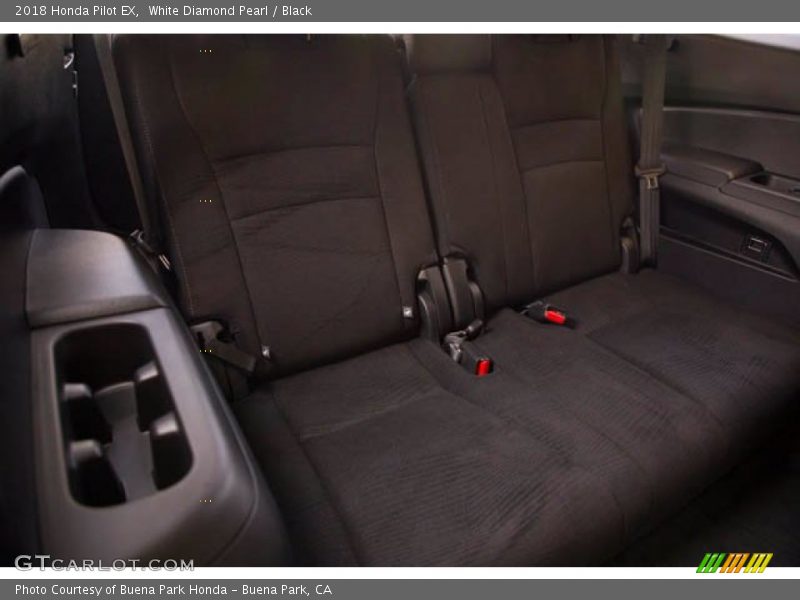 White Diamond Pearl / Black 2018 Honda Pilot EX