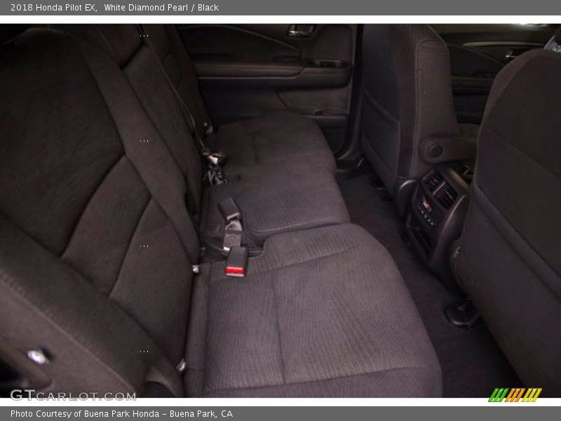 White Diamond Pearl / Black 2018 Honda Pilot EX