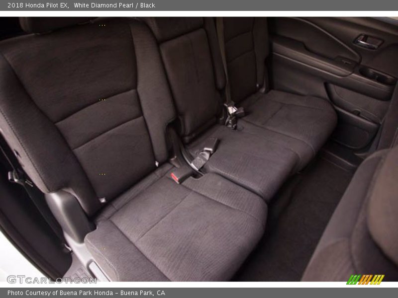 White Diamond Pearl / Black 2018 Honda Pilot EX