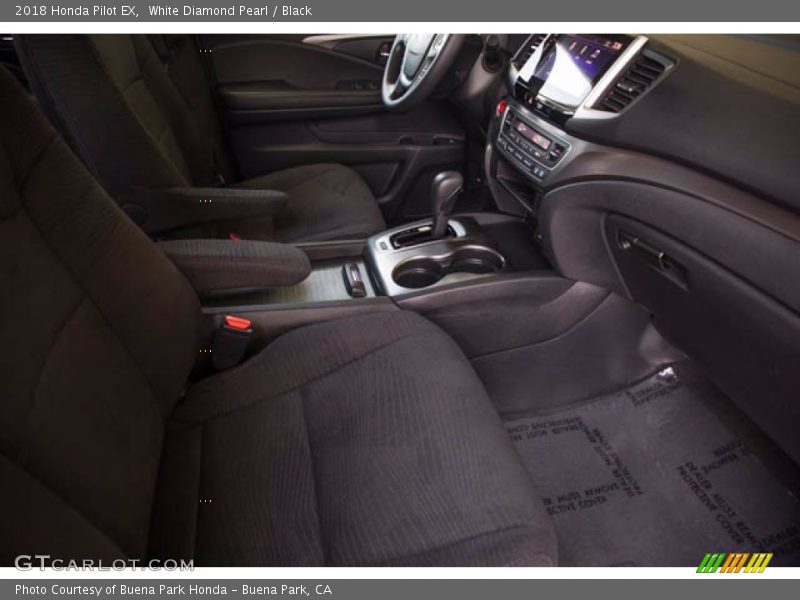 White Diamond Pearl / Black 2018 Honda Pilot EX