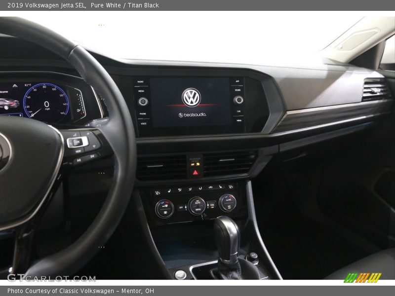 Pure White / Titan Black 2019 Volkswagen Jetta SEL
