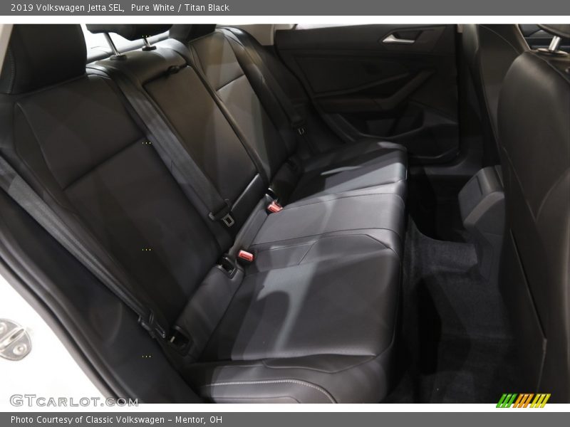 Pure White / Titan Black 2019 Volkswagen Jetta SEL
