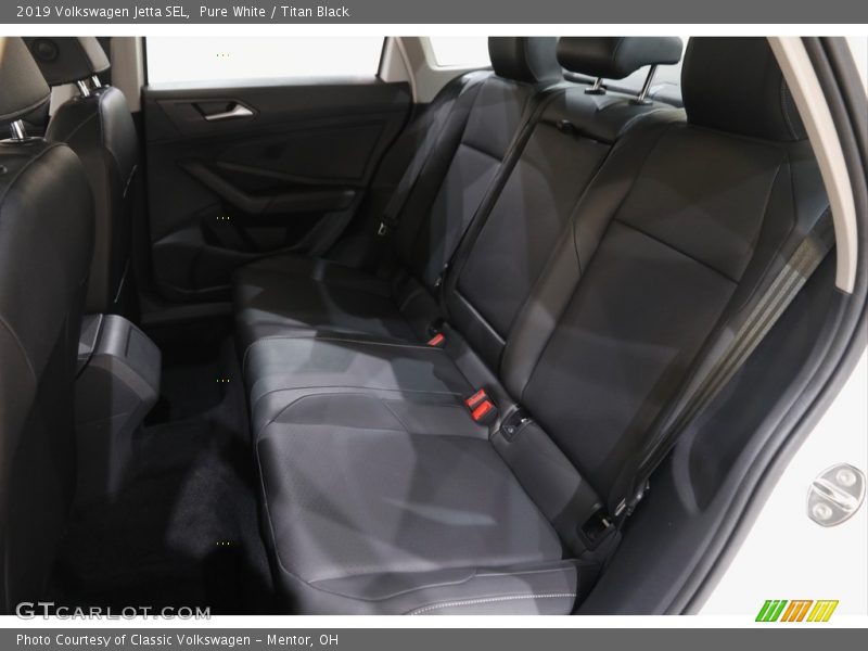 Pure White / Titan Black 2019 Volkswagen Jetta SEL