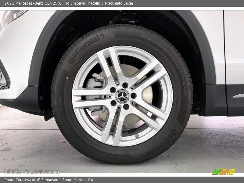 Iridium Silver Metallic / Macchiato Beige 2021 Mercedes-Benz GLA 250