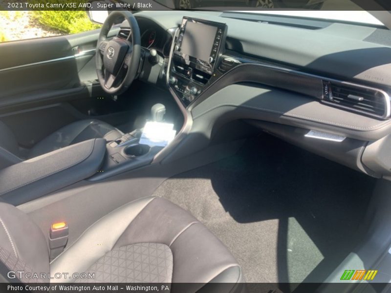 Super White / Black 2021 Toyota Camry XSE AWD