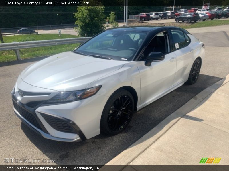 Super White / Black 2021 Toyota Camry XSE AWD
