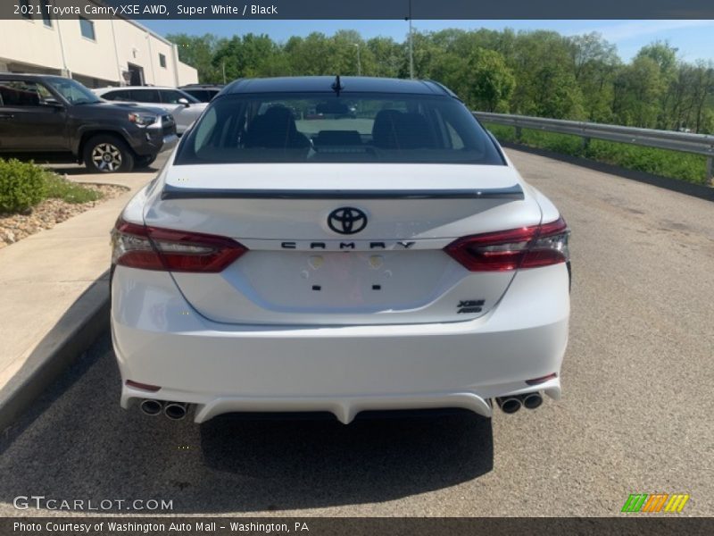 Super White / Black 2021 Toyota Camry XSE AWD