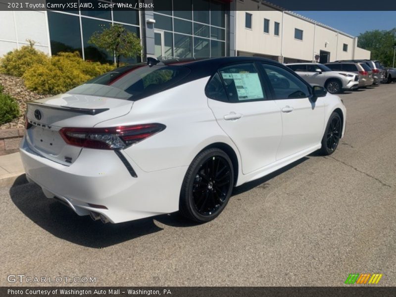 Super White / Black 2021 Toyota Camry XSE AWD