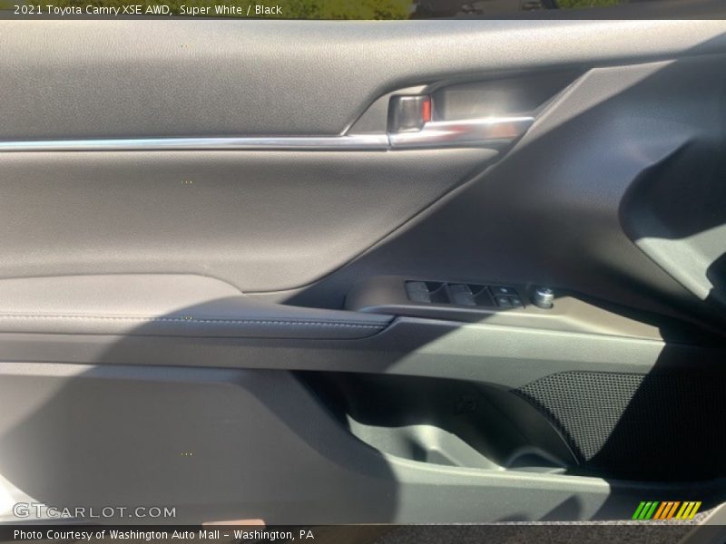 Super White / Black 2021 Toyota Camry XSE AWD