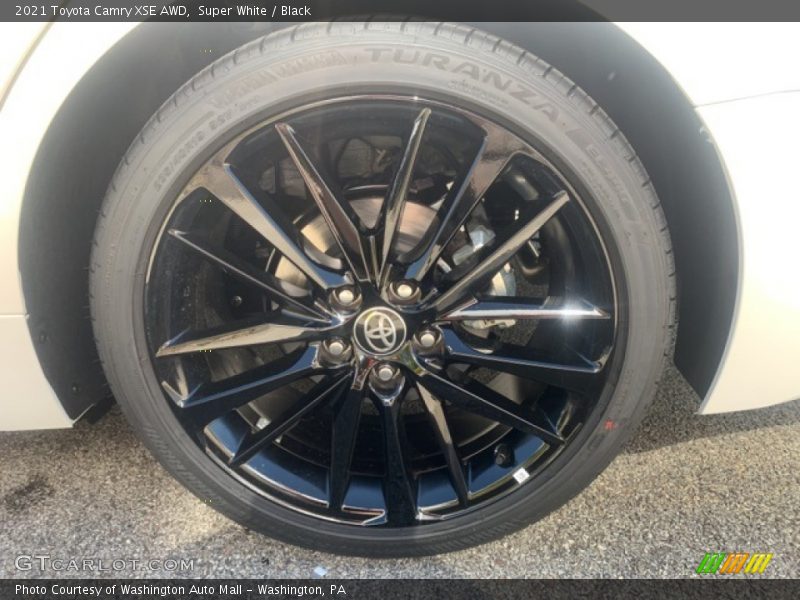 Super White / Black 2021 Toyota Camry XSE AWD