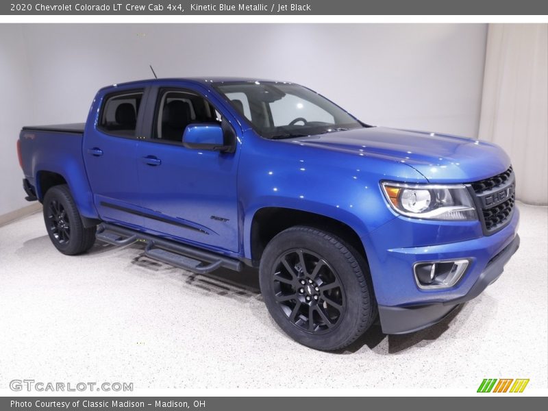 Front 3/4 View of 2020 Colorado LT Crew Cab 4x4