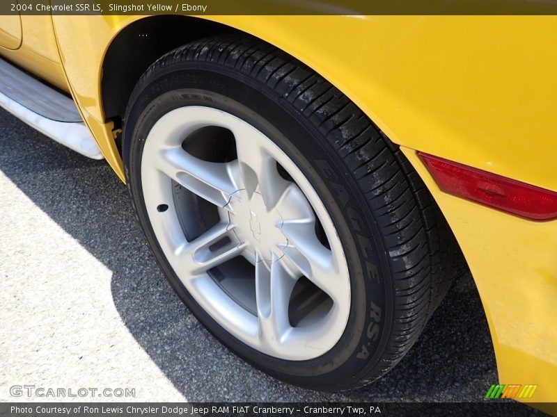 Slingshot Yellow / Ebony 2004 Chevrolet SSR LS