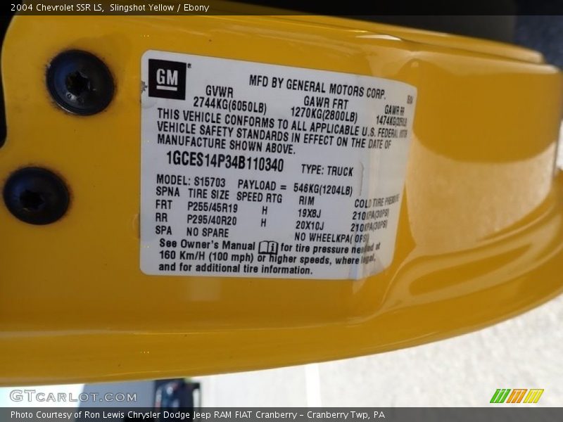 Slingshot Yellow / Ebony 2004 Chevrolet SSR LS