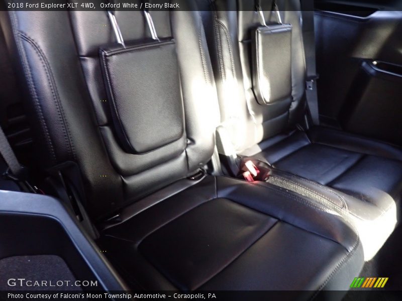 Oxford White / Ebony Black 2018 Ford Explorer XLT 4WD