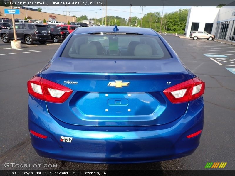 Kinetic Blue Metallic / Jet Black 2017 Chevrolet Cruze LT