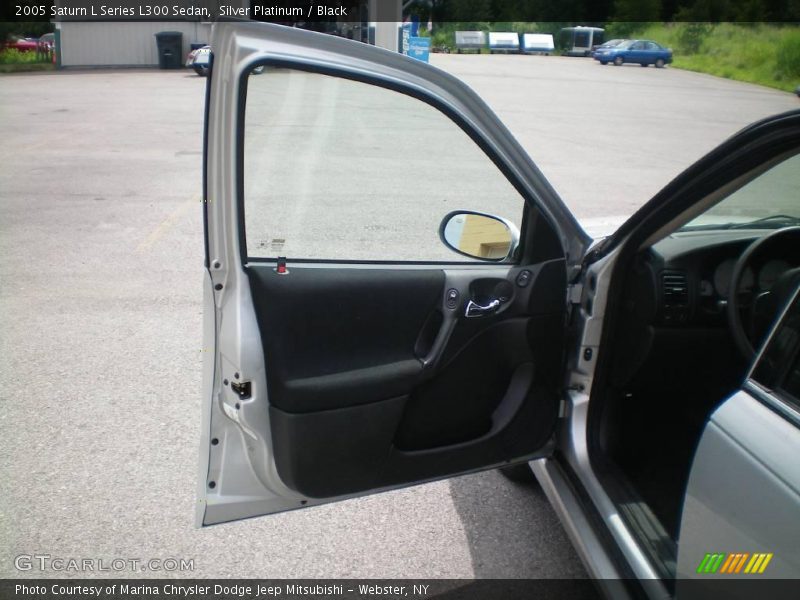 Silver Platinum / Black 2005 Saturn L Series L300 Sedan