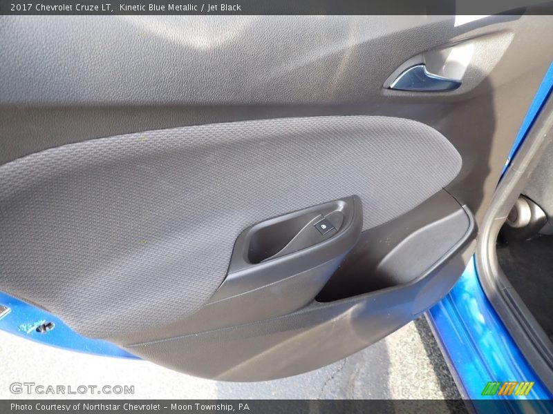 Kinetic Blue Metallic / Jet Black 2017 Chevrolet Cruze LT