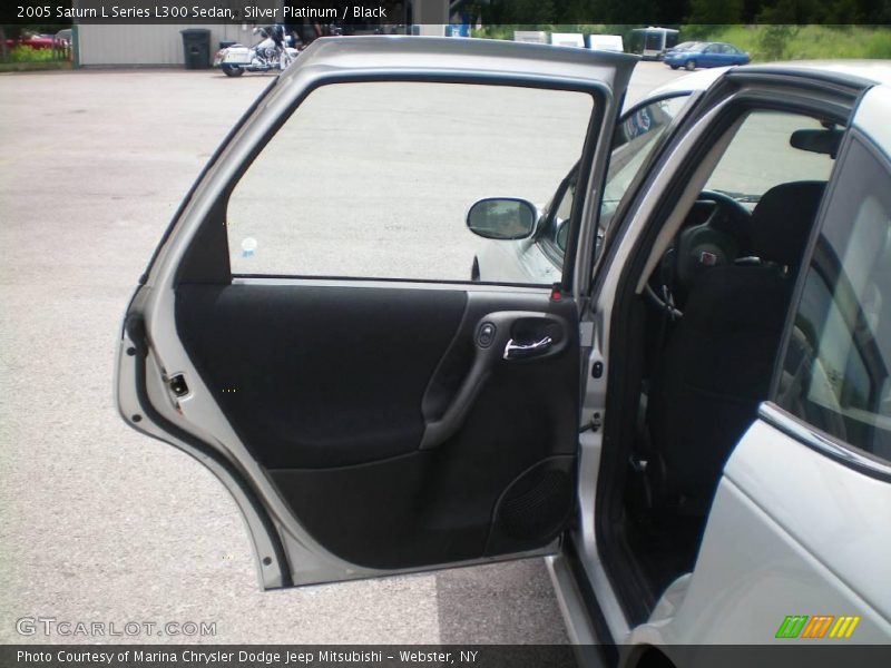 Silver Platinum / Black 2005 Saturn L Series L300 Sedan