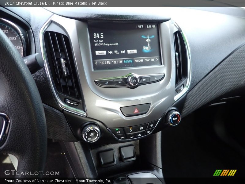 Kinetic Blue Metallic / Jet Black 2017 Chevrolet Cruze LT