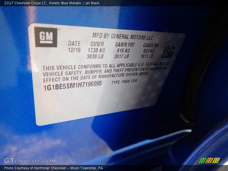 Kinetic Blue Metallic / Jet Black 2017 Chevrolet Cruze LT