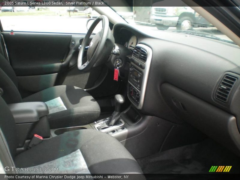 Silver Platinum / Black 2005 Saturn L Series L300 Sedan