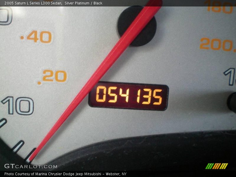 Silver Platinum / Black 2005 Saturn L Series L300 Sedan