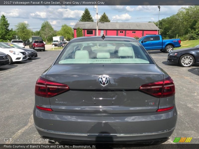 Urano Gray / Moonrock Gray 2017 Volkswagen Passat R-Line Sedan
