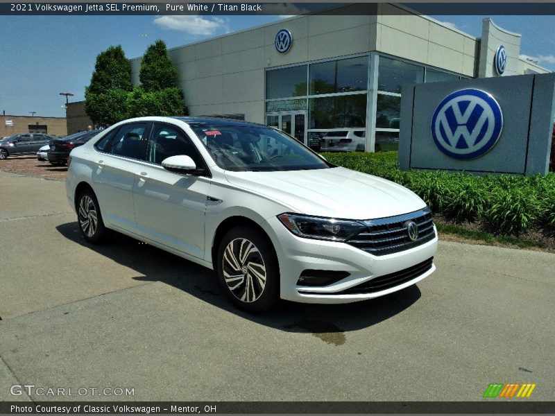 Front 3/4 View of 2021 Jetta SEL Premium