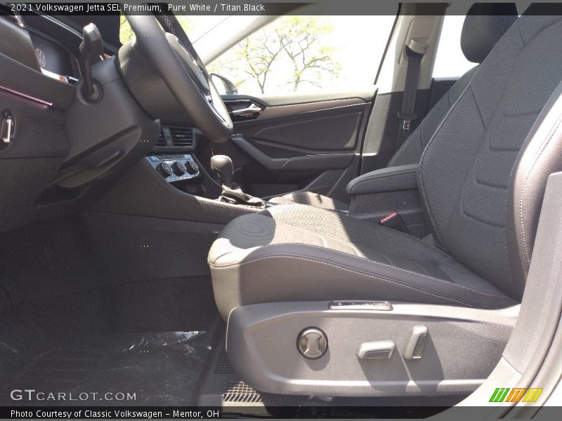 Pure White / Titan Black 2021 Volkswagen Jetta SEL Premium