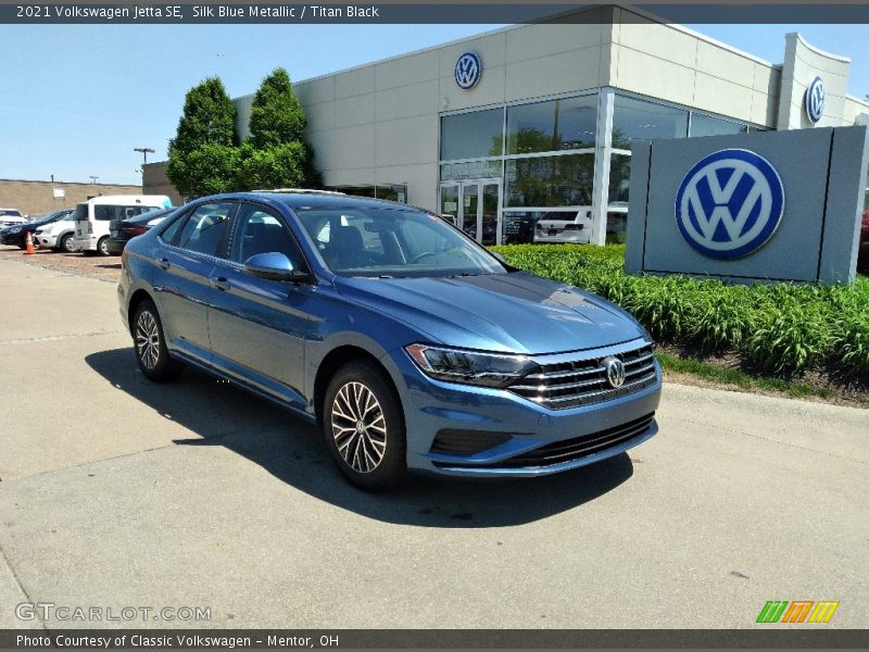 Front 3/4 View of 2021 Jetta SE