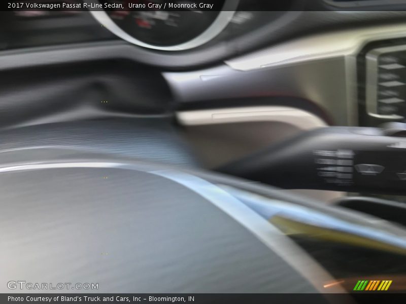 Urano Gray / Moonrock Gray 2017 Volkswagen Passat R-Line Sedan