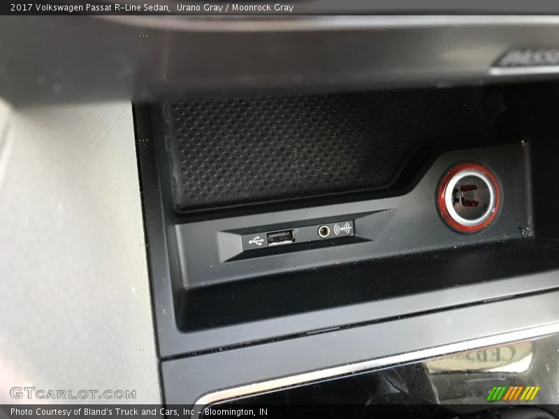 Urano Gray / Moonrock Gray 2017 Volkswagen Passat R-Line Sedan