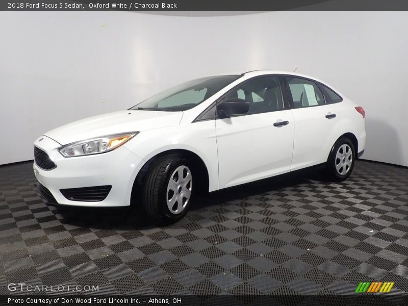 Oxford White / Charcoal Black 2018 Ford Focus S Sedan