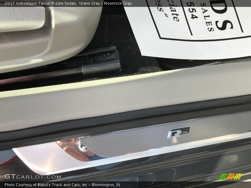 Urano Gray / Moonrock Gray 2017 Volkswagen Passat R-Line Sedan