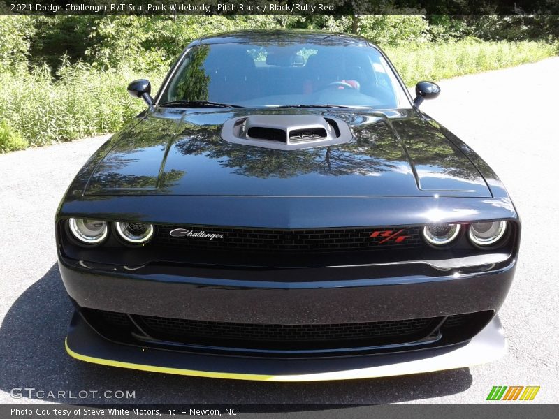 Pitch Black / Black/Ruby Red 2021 Dodge Challenger R/T Scat Pack Widebody