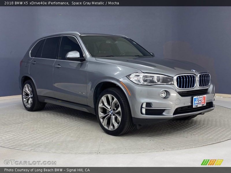 Front 3/4 View of 2018 X5 xDrive40e iPerfomance