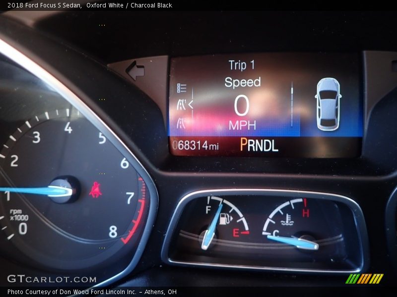 Oxford White / Charcoal Black 2018 Ford Focus S Sedan