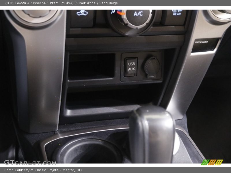 Super White / Sand Beige 2016 Toyota 4Runner SR5 Premium 4x4