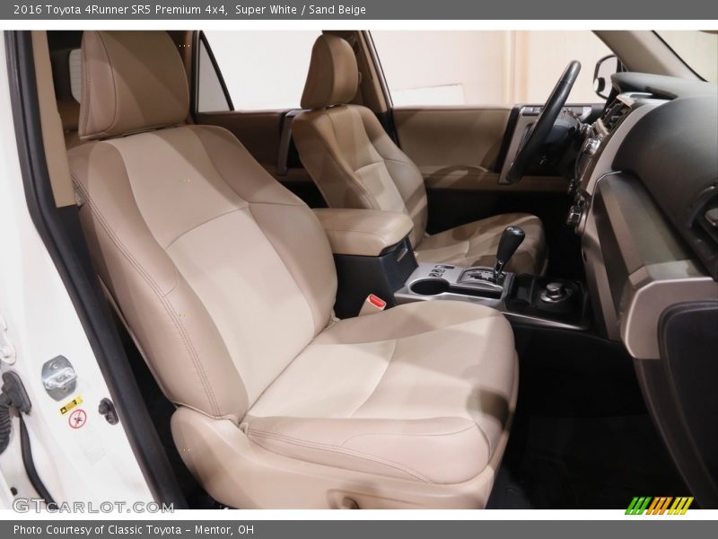 Super White / Sand Beige 2016 Toyota 4Runner SR5 Premium 4x4